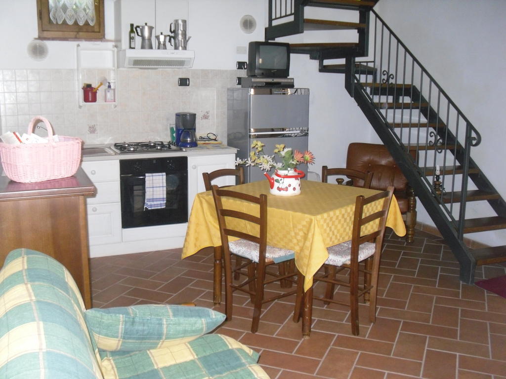 Apartamento Borgo Fango Montieri Habitación foto